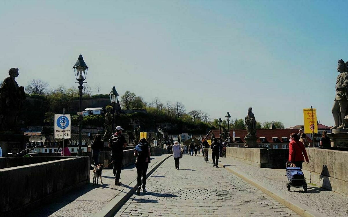 Alte Mainbruecke in Wuerzburg Alte Mainbruecke in Wuerzburg